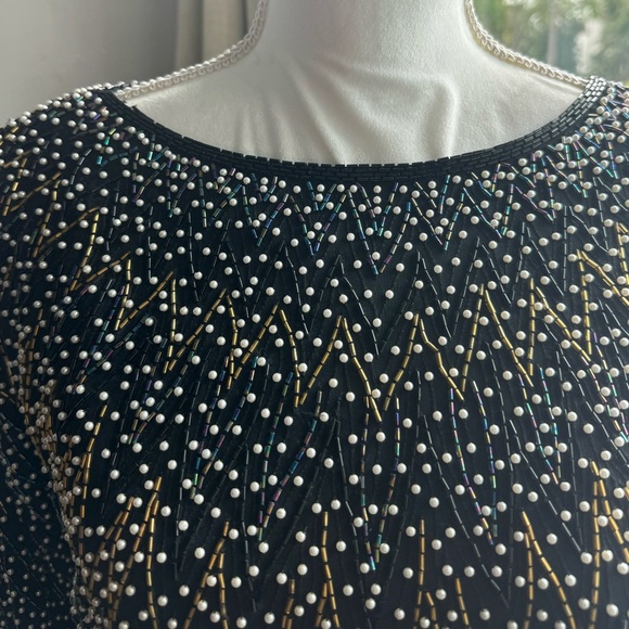 Saks Fifth Avenue Size Large Black Bead and Pearl Top Fully Lined - Picture 5 of 9